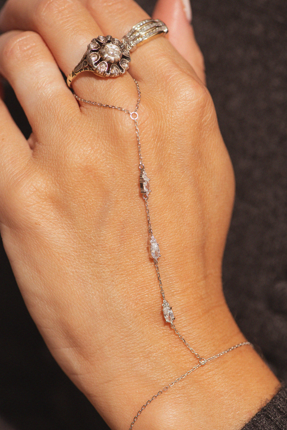 Luxe Jazzy Silver Handbracelet