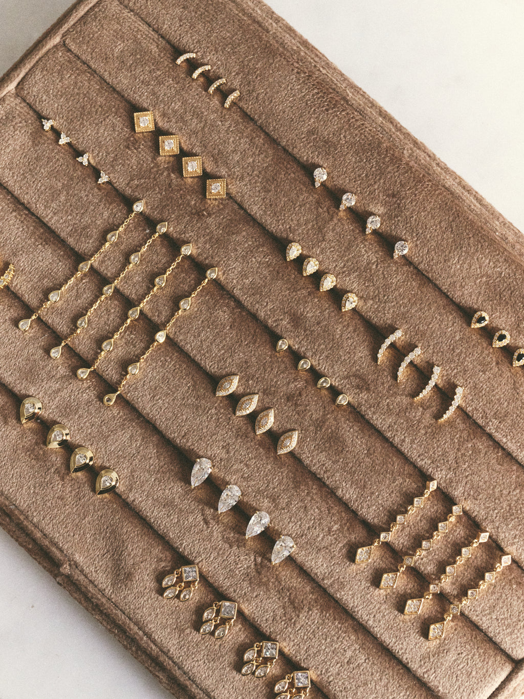 Glimmer Bar Stud