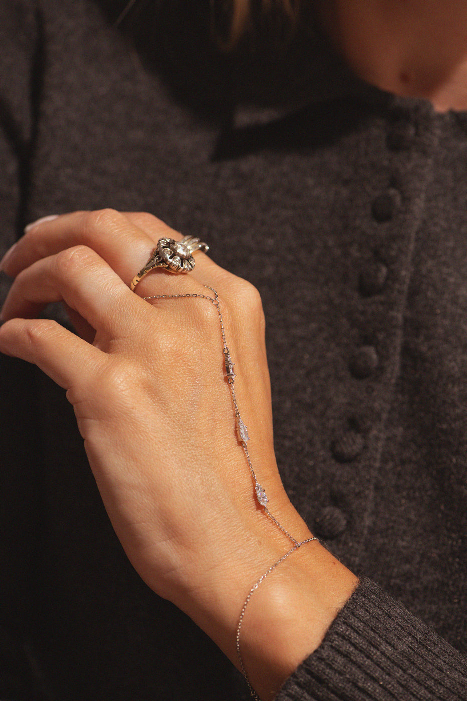 Luxe Jazzy Silver Handbracelet
