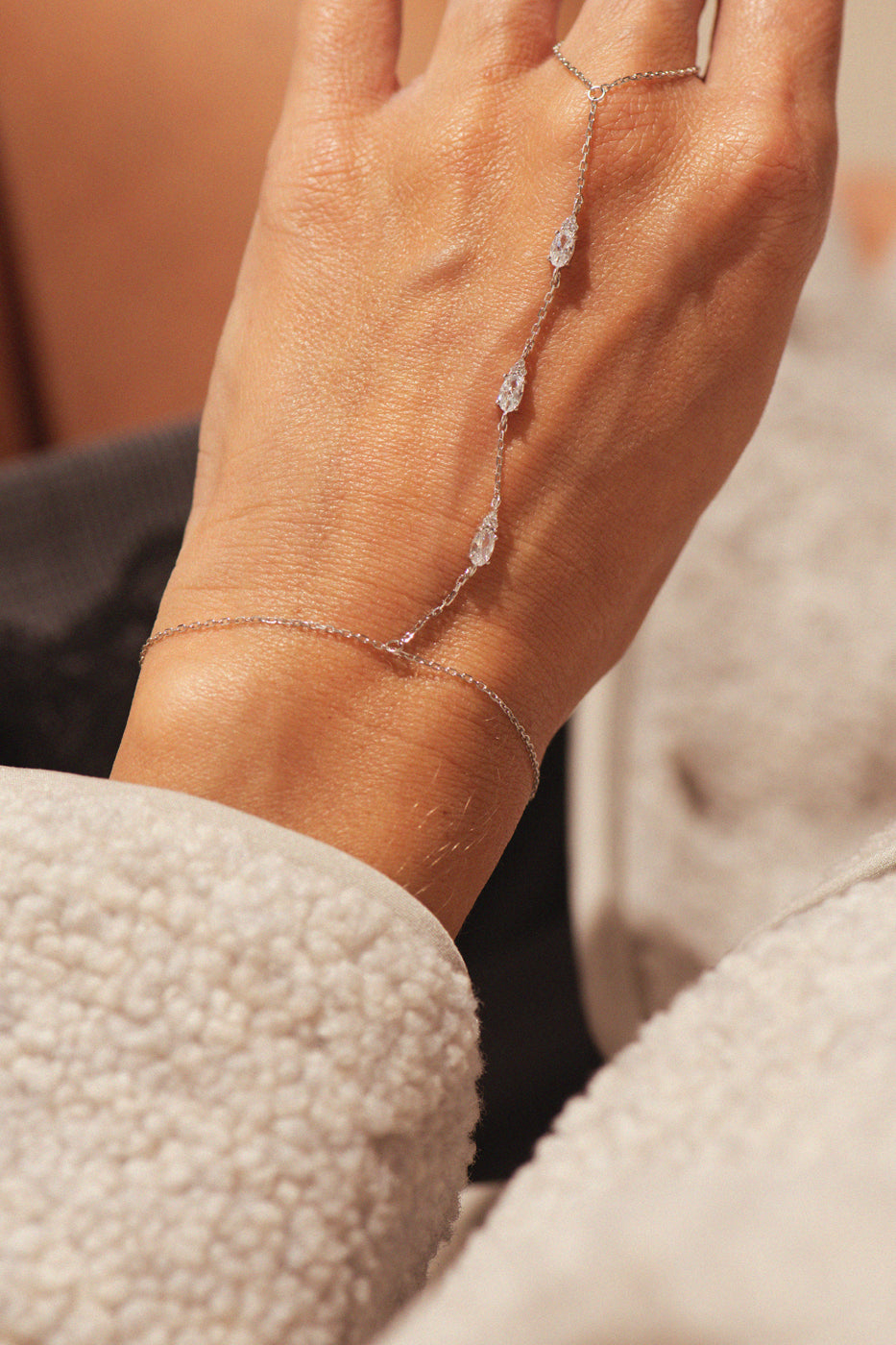 Luxe Jazzy Silver Handbracelet