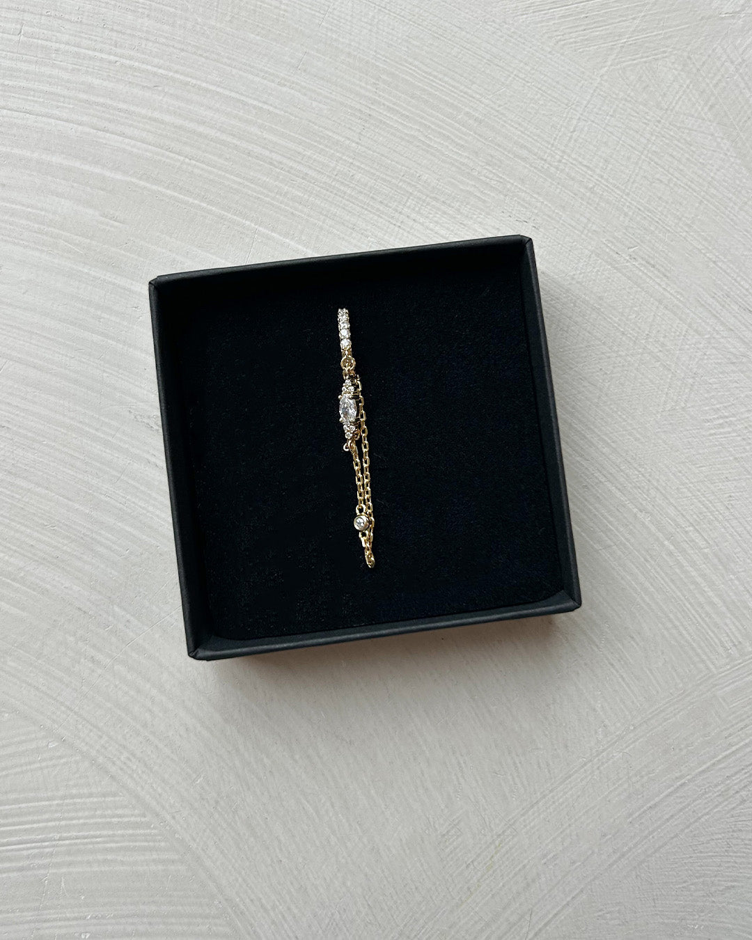 Strass White Oval