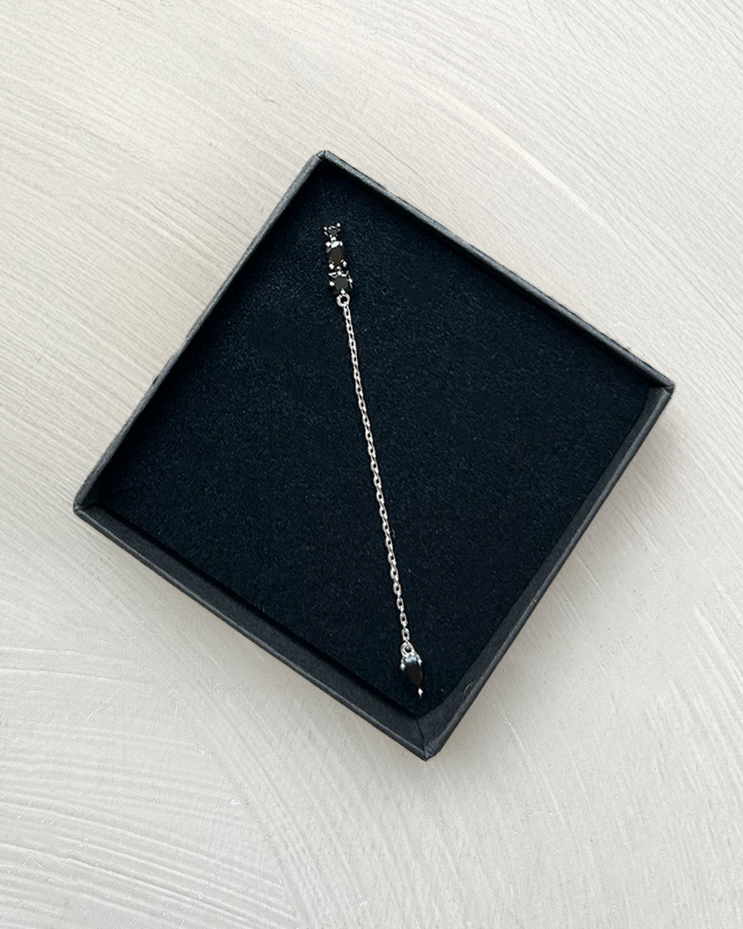 Glossy Elegance Black Silver